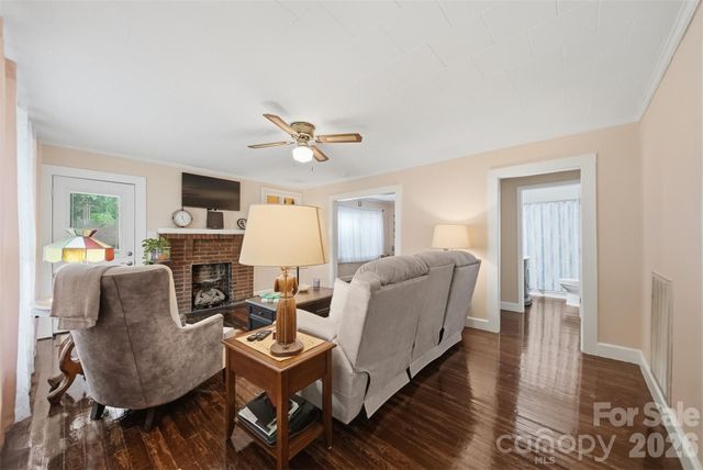 431 W 20th Street, Newton, NC 28658