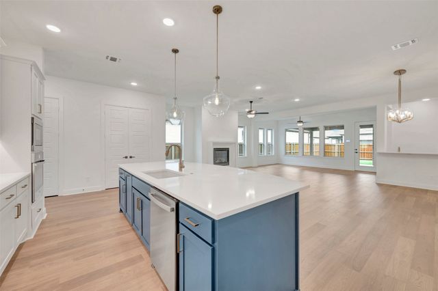 2086 Spotted Fawn Drive, Arlington, TX 76005