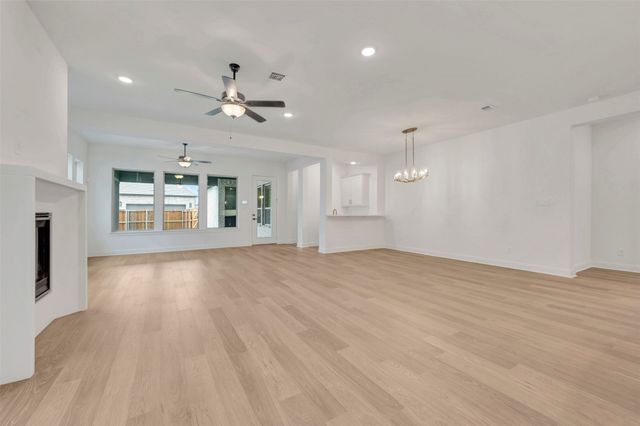 2086 Spotted Fawn Drive, Arlington, TX 76005