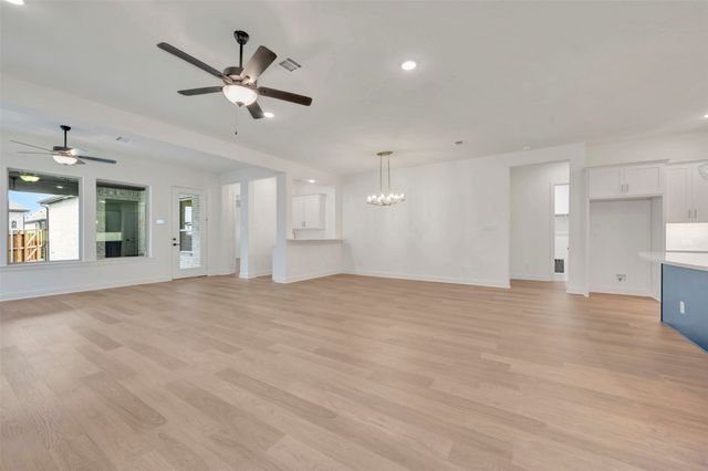 2086 Spotted Fawn Drive, Arlington, TX 76005