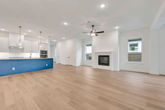 2086 Spotted Fawn Drive, Arlington, TX 76005
