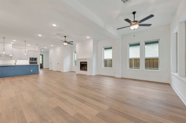 2086 Spotted Fawn Drive, Arlington, TX 76005