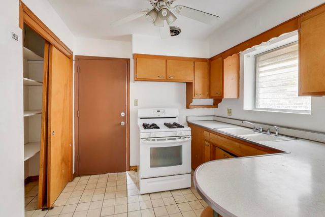 1833 Oak Park Avenue, Berwyn, IL 60402