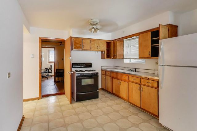 1833 Oak Park Avenue, Berwyn, IL 60402