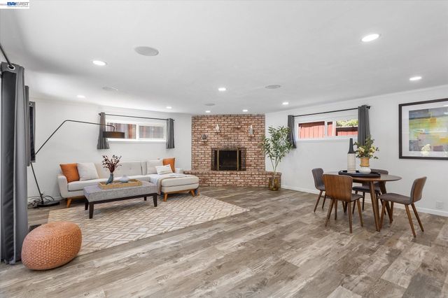 16683 Kildare Rd, Castro Valley, CA 94578