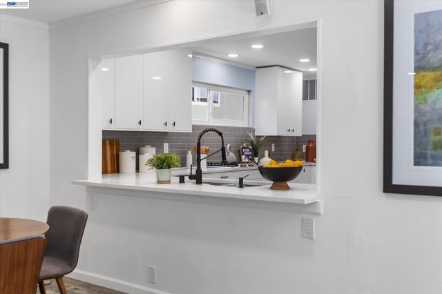 16683 Kildare Rd, Castro Valley, CA 94578