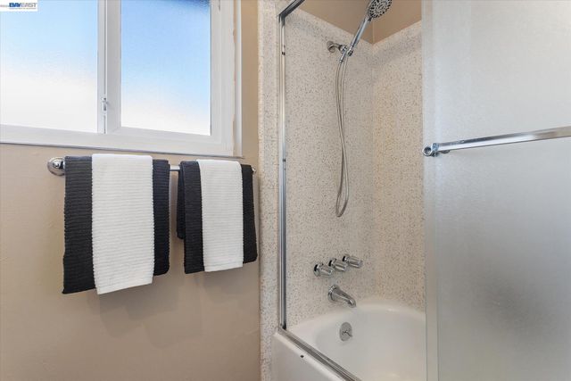 16683 Kildare Rd, Castro Valley, CA 94578