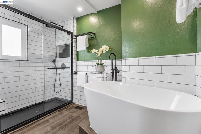 16683 Kildare Rd, Castro Valley, CA 94578