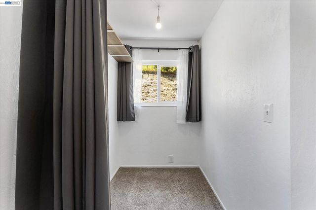 16683 Kildare Rd, Castro Valley, CA 94578