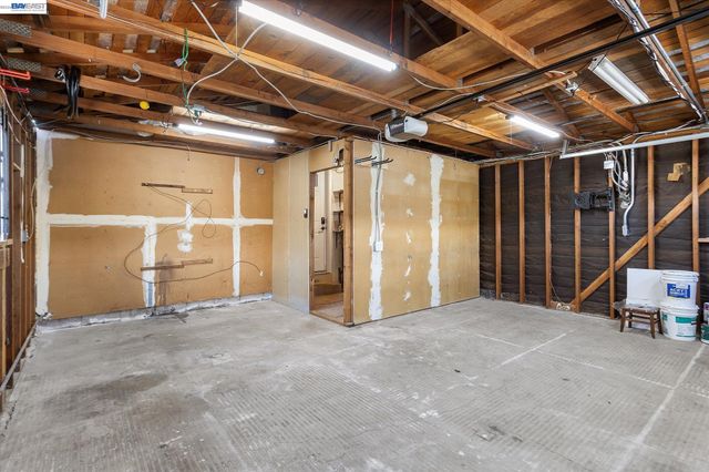16683 Kildare Rd, Castro Valley, CA 94578
