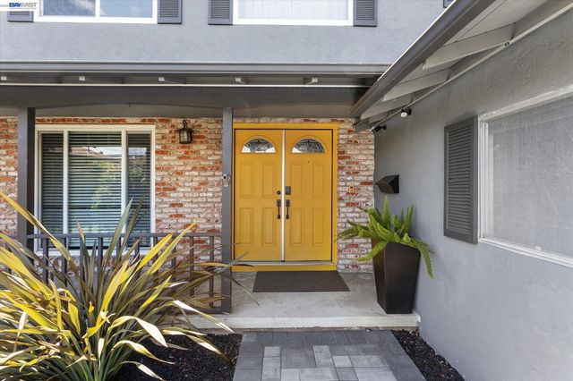 16683 Kildare Rd, Castro Valley, CA 94578