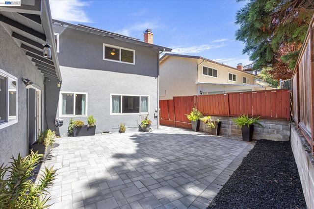 16683 Kildare Rd, Castro Valley, CA 94578