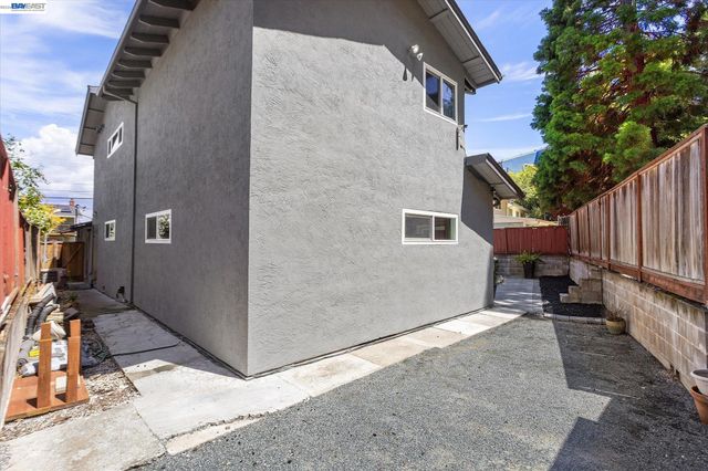 16683 Kildare Rd, Castro Valley, CA 94578
