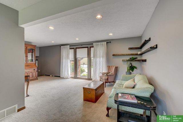511 S 150 Circle, Omaha, NE 68154