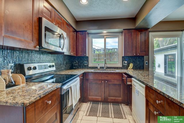 511 S 150 Circle, Omaha, NE 68154