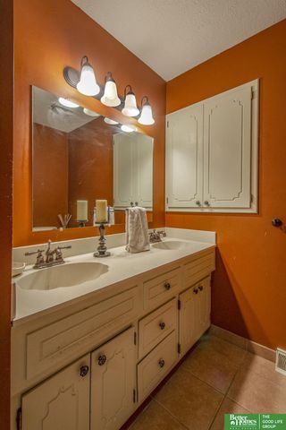 511 S 150 Circle, Omaha, NE 68154