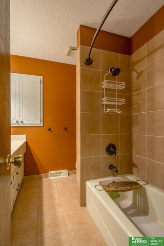 511 S 150 Circle, Omaha, NE 68154