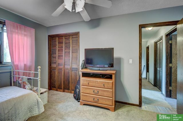 511 S 150 Circle, Omaha, NE 68154