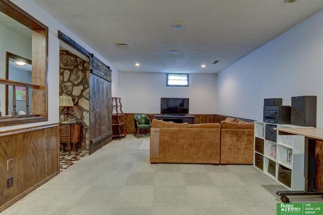 511 S 150 Circle, Omaha, NE 68154