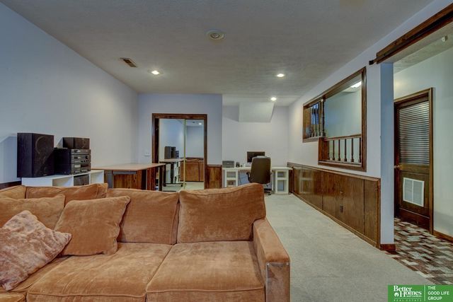 511 S 150 Circle, Omaha, NE 68154