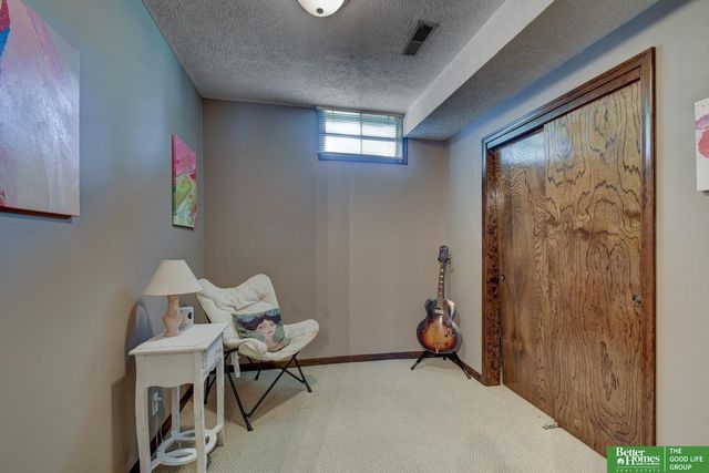 511 S 150 Circle, Omaha, NE 68154