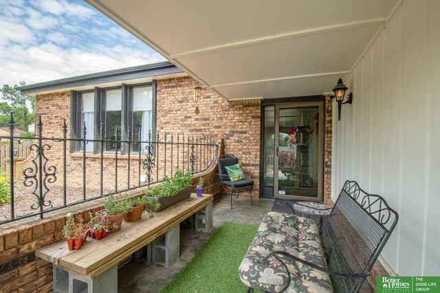 511 S 150 Circle, Omaha, NE 68154