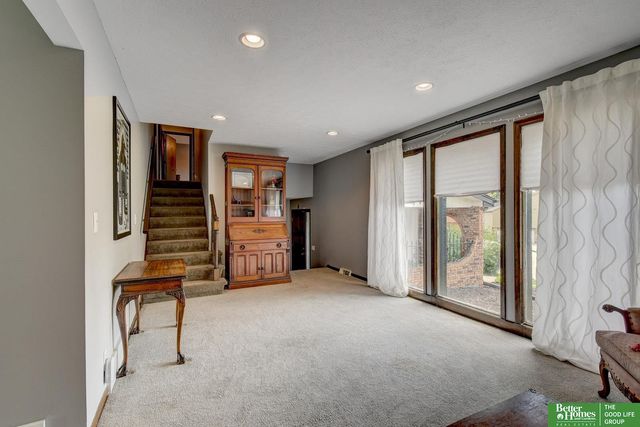 511 S 150 Circle, Omaha, NE 68154