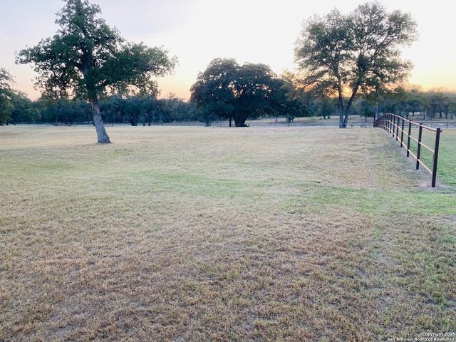 9195 FM 775, La Vernia, TX 78121