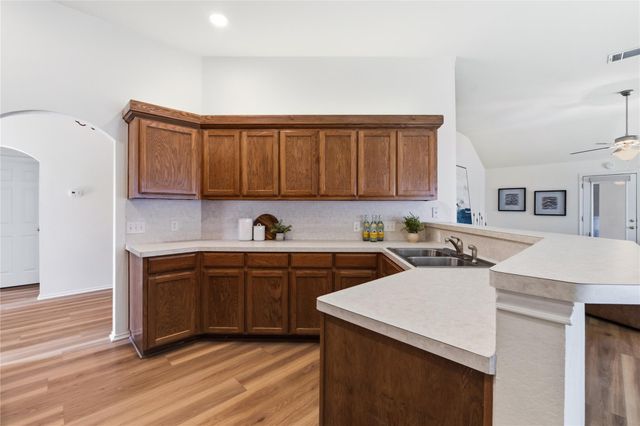 2307 Loquat LN, Round Rock, TX 78664