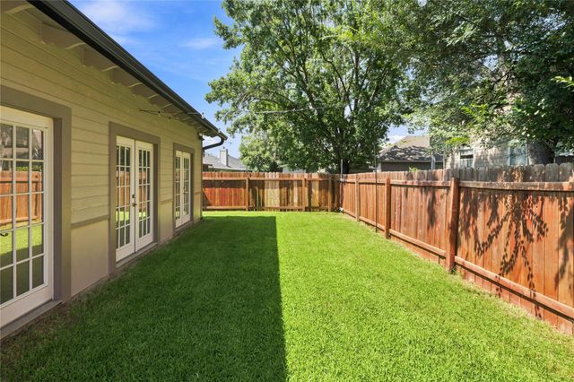 2307 Loquat LN, Round Rock, TX 78664