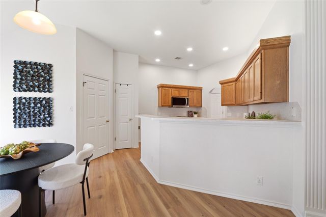 2307 Loquat LN, Round Rock, TX 78664