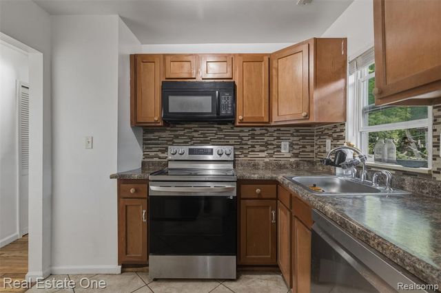 28151 Cherry Street, Inkster, MI 48141