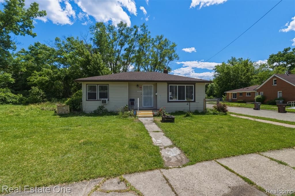 28151 Cherry Street, Inkster, MI 48141