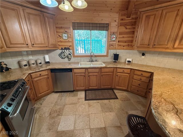 310 Echo Road, Las Vegas, NV 89124