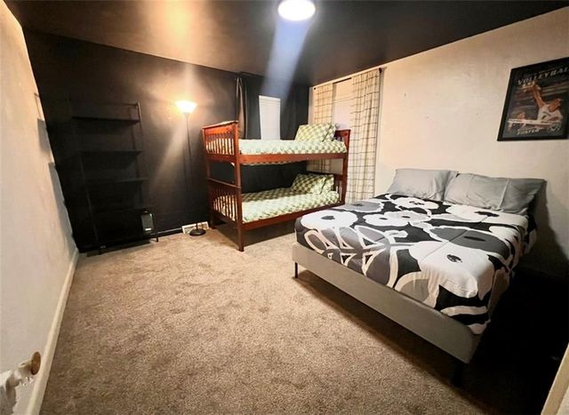 319 E 4TH Street, Maryville, MO 64468