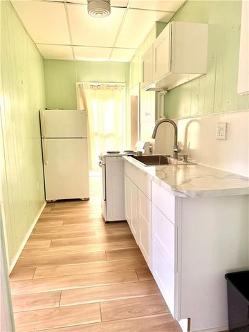 319 E 4TH Street, Maryville, MO 64468