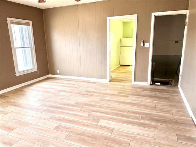 319 E 4TH Street, Maryville, MO 64468