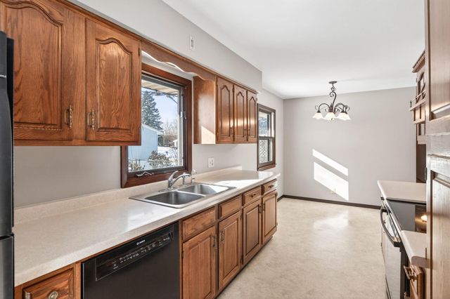 6381 Rath Drive, Woodbury, MN 55125