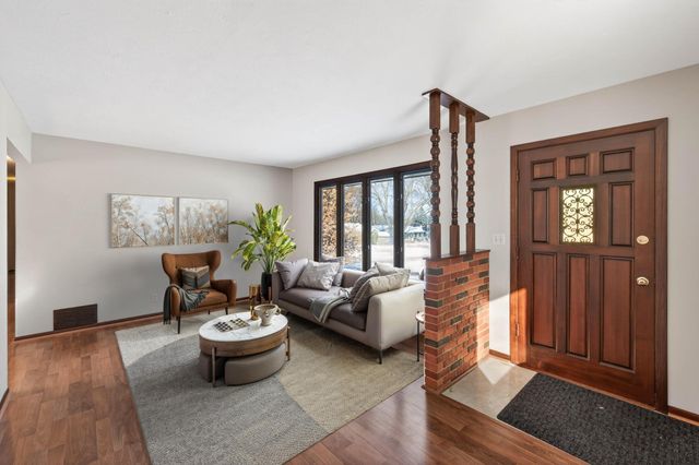 6381 Rath Drive, Woodbury, MN 55125