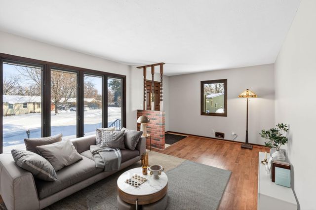 6381 Rath Drive, Woodbury, MN 55125