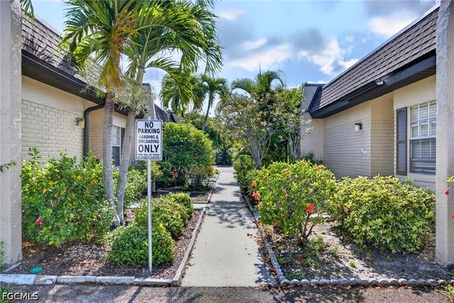 6300 S Pointe BLVD 327, Fort Myers, FL 33919