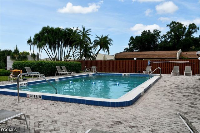 6300 S Pointe BLVD 327, Fort Myers, FL 33919