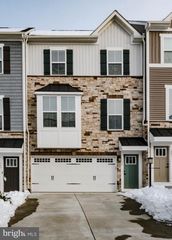 109 BAYHILL TER, Lake Frederick, VA 22630