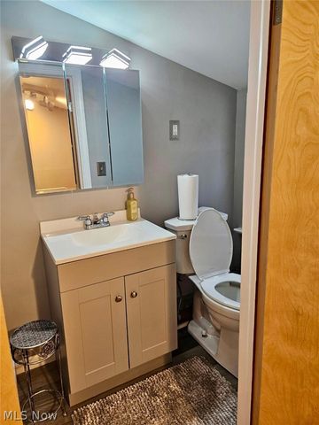 2402 Edgewater Drive, Poland, OH 44514
