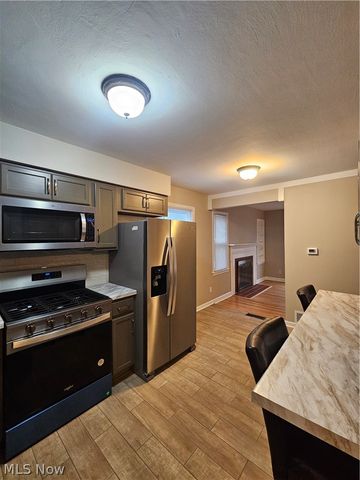 2402 Edgewater Drive, Poland, OH 44514