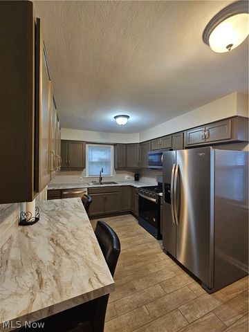 2402 Edgewater Drive, Poland, OH 44514