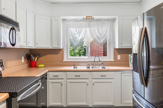400 Dow Dr, Shelbyville, TN 37160