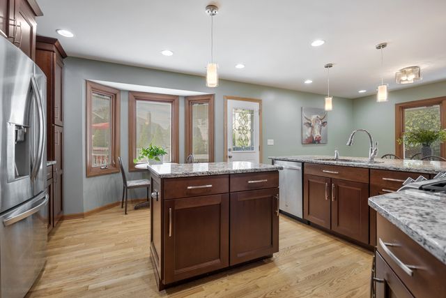 428 Franklin Lane, Elk Grove Village, IL 60007
