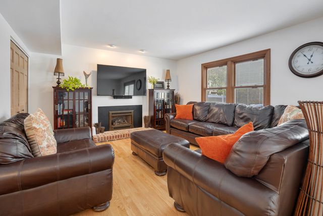 428 Franklin Lane, Elk Grove Village, IL 60007