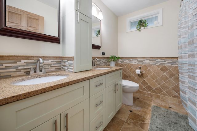 428 Franklin Lane, Elk Grove Village, IL 60007